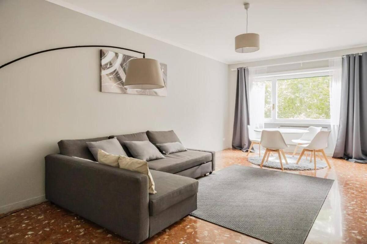 Ama Roma 5 Minuti Dal Colosseo Apartment *